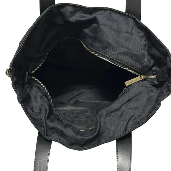 Auth CHANEL New Travel Line Tote GM - Black Nylon Leather Shoulder Bag - Picture 7 of 8